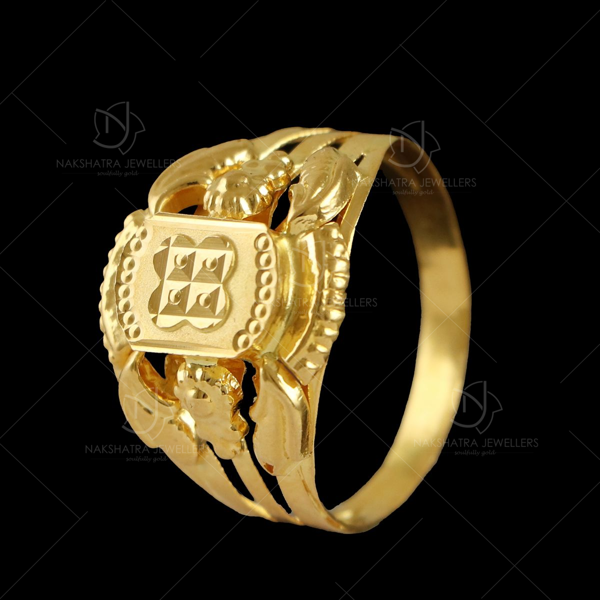 24 Carat Gold Wedding Ring stock illustration. Illustration of metal -  173303933